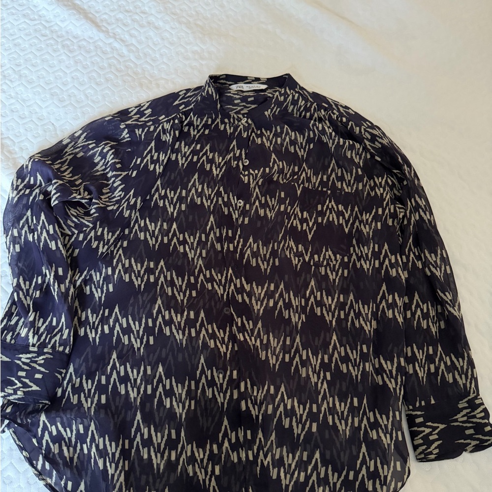 Zara Navy and Cream Patterned Blouse